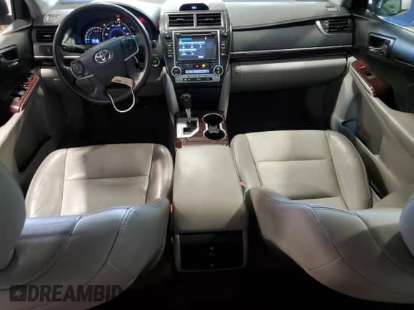 2014 Toyota Camry SE с VIN 4T1BK1FK9EU549340, выставлен на аукционе Copart как лот 70704635 с пробегом 102 169 миль миль и Списание • Salvage title. История ставок и продаж доступна на DreamBid. Изображение 8.