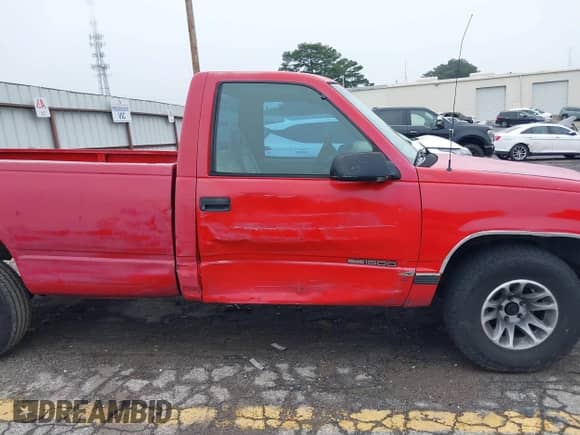 1995 GMC Sierra 1500 с VIN 1GTEC14Z2SZ561990, выставлен на аукционе IAAI как лот 42359748 с пробегом 367 569 миль миль и . История ставок и продаж доступна на DreamBid. Изображение 6.