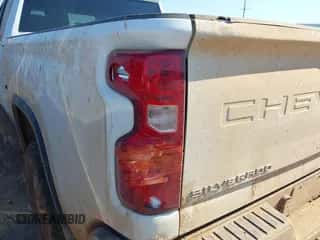 2021 Chevrolet Silverado 2500HD LT с VIN 1GC1YNEY0MF261530, выставлен на аукционе IAAI как лот 43102297 с пробегом 83 782 миль миль и . История ставок и продаж доступна на DreamBid. Изображение 6.