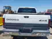 1999 Dodge 2500 с VIN 3B7KF23Z6XG222948, выставлен на аукционе IAAI как лот 42359116 с пробегом 167 036 миль миль и . История ставок и продаж доступна на DreamBid. Изображение 17.