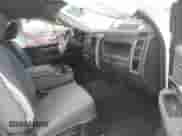 2019 Ram 1500 Tradesman z VIN 3C6JR6DT1KG674925, wystawiony jako IAAI lot #43297849 z przebiegiem 87 160 mil mil oraz . Historia ofert i sprzedaży dostępna na DreamBid. Obrazek 5.