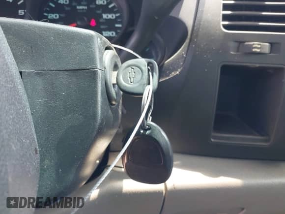 2013 Chevrolet Silverado 1500 LS z VIN 3GCPCREA2DG104325, wystawiony jako IAAI lot #42864946 z przebiegiem 118 355 mil mil oraz . Historia ofert i sprzedaży dostępna na DreamBid. Obrazek 11.