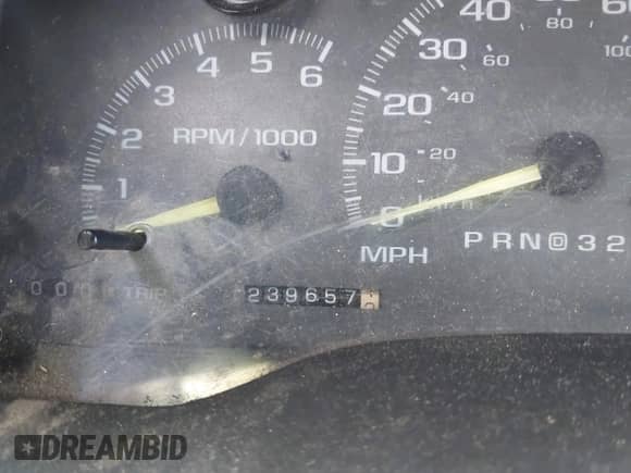 1998 GMC Sierra 1500 с VIN 1GTEC19R8WR509925, выставлен на аукционе IAAI как лот 42080610 с пробегом 239 657 миль миль и . История ставок и продаж доступна на DreamBid. Изображение 7.