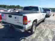 1999 Chevrolet Silverado 1500 LS z VIN 1GCEK19T8XE187729, wystawiony jako IAAI lot #43120618 z przebiegiem 308 974 mil mil oraz . Historia ofert i sprzedaży dostępna na DreamBid. Obrazek 4.