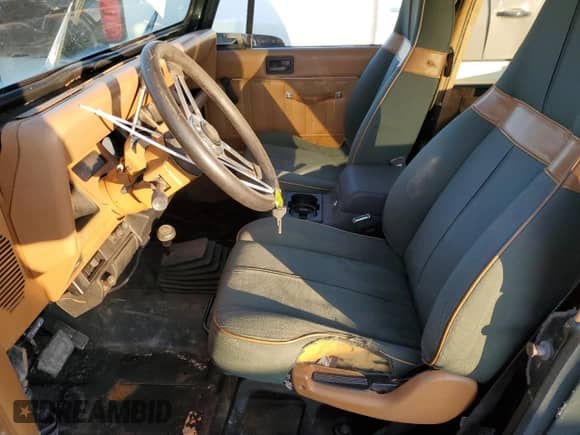 1995 Jeep Wrangler Sahara с VIN 1J4FY49S4SP268925, выставлен на аукционе Copart как лот 83487654 с пробегом 158 364 миль миль и Чистый • Clean title. История ставок и продаж доступна на DreamBid. Изображение 7.