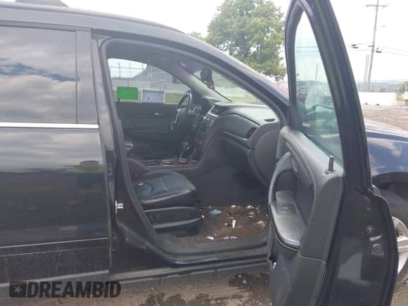 2014 Chevrolet Traverse LT с VIN 1GNKRGKD3EJ155447, выставлен на аукционе IAAI как лот 42945347 с пробегом 223 168 миль миль и . История ставок и продаж доступна на DreamBid. Изображение 5.