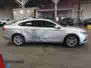 2015 Chevrolet Impala LT z VIN 2G1115SL9F9179409, wystawiony jako IAAI lot #43061798 z przebiegiem 207 656 mil mil oraz . Historia ofert i sprzedaży dostępna na DreamBid. Obrazek 13.