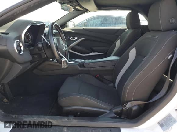 2023 Chevrolet Camaro LT1 z VIN 1G1FF3D73P0113901, wystawiony jako Copart lot #68287505 z przebiegiem 13 624 mil mil oraz Szkoda całkowita • Salvage title. Historia ofert i sprzedaży dostępna na DreamBid. Obrazek 7.