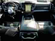 2021 Ram 1500 Laramie z VIN 1C6RREJT8MN503553, wystawiony jako Copart lot #84180415 z przebiegiem 96 389 mil mil oraz Szkoda całkowita • Salvage title. Historia ofert i sprzedaży dostępna na DreamBid. Obrazek 8.