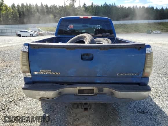 2003 Chevrolet Silverado 1500 LS с VIN 2GCEC19T731134853, выставлен на аукционе Copart как лот 82446705 с пробегом 381 017 миль миль и Списание • Salvage title. История ставок и продаж доступна на DreamBid. Изображение 6.