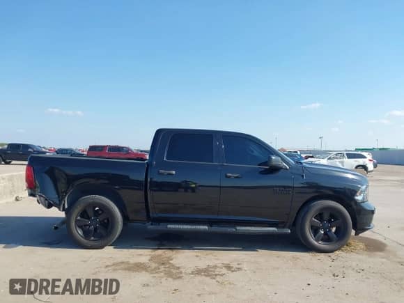 2017 Ram 1500 Express z VIN 1C6RR6KGXHS592007, wystawiony jako IAAI lot #43122061 z przebiegiem 62 696 mil mil oraz . Historia ofert i sprzedaży dostępna na DreamBid. Obrazek 12.