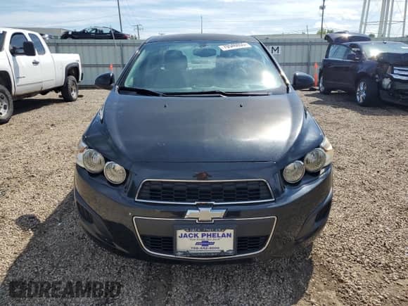 2015 Chevrolet Sonic LS с VIN 1G1JA5SH3F4126459, выставлен на аукционе Copart как лот 70546655 с пробегом 68 549 миль миль и Списание • Salvage title. История ставок и продаж доступна на DreamBid. Изображение 5.