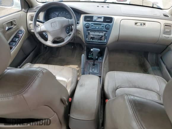 2000 Honda Accord EX z VIN 1HGCG1650YA010570, wystawiony jako Copart lot #69878375 z przebiegiem 229 764 mil mil oraz Szkoda całkowita • Salvage title. Historia ofert i sprzedaży dostępna na DreamBid. Obrazek 8.