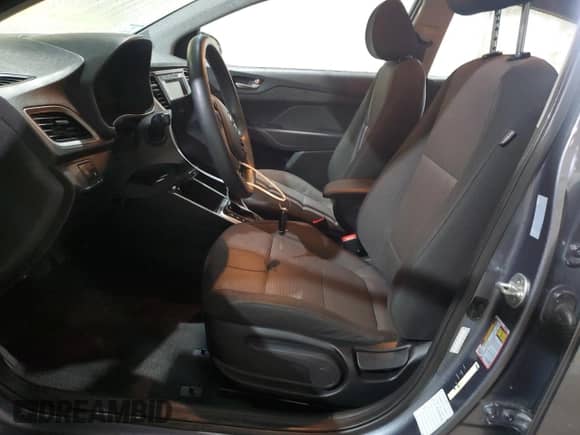 2019 Hyundai Accent SE с VIN 3KPC24A34KE083286, выставлен на аукционе Copart как лот 62494255 с пробегом 75 779 миль миль и Списание • Salvage title. История ставок и продаж доступна на DreamBid. Изображение 7.
