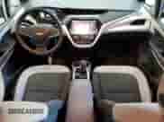 2019 Chevrolet Bolt EV z VIN 1GBJF1G03K4106912, wystawiony jako Copart lot #71008813 z przebiegiem 55 780 mil mil oraz . Historia ofert i sprzedaży dostępna na DreamBid. Obrazek 8.