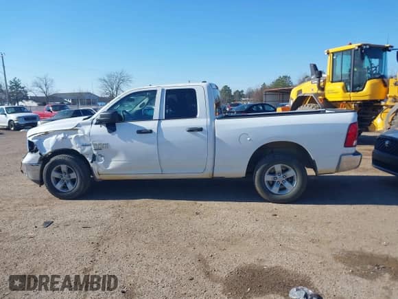 2019 Ram 1500 Tradesman с VIN 1C6RR6FT2KS692777, выставлен на аукционе IAAI как лот 41250291 с пробегом 89 096 миль миль и . История ставок и продаж доступна на DreamBid. Изображение 14.