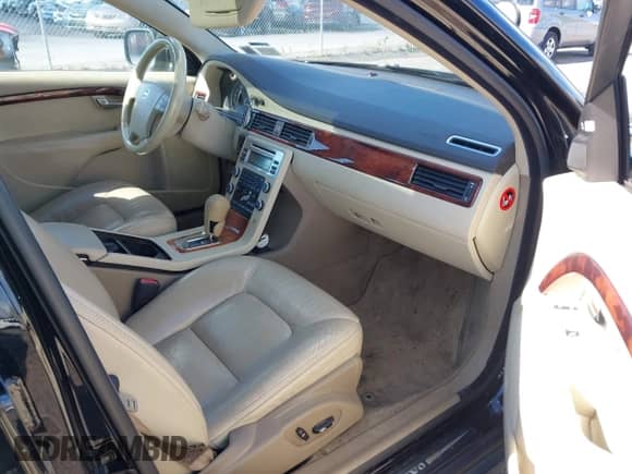 2008 Volvo XC70 with VIN YV4BZ982481004743, listed as a IAAI auction lot 43146538 with 156,644 mi miles and . Bid and sale history available at DreamBid. Image 5.