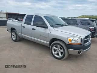 2006 Dodge 1500 SLT z VIN 1D7HA18N56S630847, wystawiony jako IAAI lot #43395104 z przebiegiem 287 375 mil mil oraz . Historia ofert i sprzedaży dostępna na DreamBid. Obrazek 1.