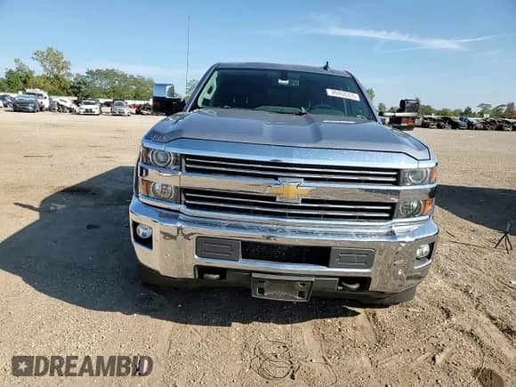 2015 Chevrolet Silverado 2500HD LTZ z VIN 1GC1KWE81FF612763, wystawiony jako Copart lot #80450335 z przebiegiem 230 248 mil mil oraz Szkoda całkowita • Salvage title. Historia ofert i sprzedaży dostępna na DreamBid. Obrazek 13.