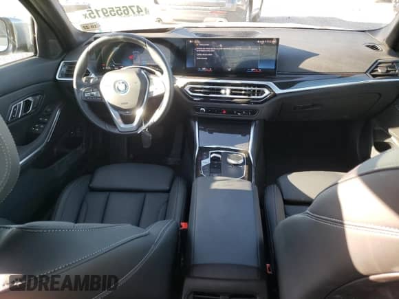 2023 BMW 3 Series 330e xDrive z VIN 3MW39FS0XP8C81322, wystawiony jako Copart lot #47655915 z przebiegiem 12 650 mil mil oraz Szkoda całkowita • Salvage title. Historia ofert i sprzedaży dostępna na DreamBid. Obrazek 8.