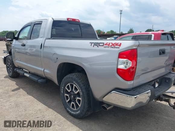 2018 Toyota Tundra SR с VIN 5TFUW5F16JX706699, выставлен на аукционе IAAI как лот 39794182 с пробегом 97 509 миль миль и . История ставок и продаж доступна на DreamBid. Изображение 3.