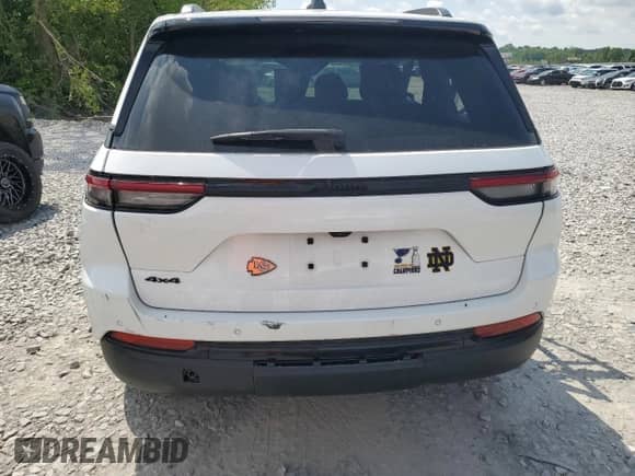 2022 Jeep Grand Cherokee Laredo z VIN 1C4RJHAG6N8615997, wystawiony jako Copart lot #58811095 z przebiegiem 33 780 mil mil oraz Szkoda całkowita • Salvage title. Historia ofert i sprzedaży dostępna na DreamBid. Obrazek 6.