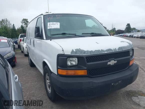 2003 Chevrolet Express Cargo z VIN 1GCFG15X931104065, wystawiony jako IAAI lot #42408572 z przebiegiem 153 653 mil mil oraz . Historia ofert i sprzedaży dostępna na DreamBid. Obrazek 1.