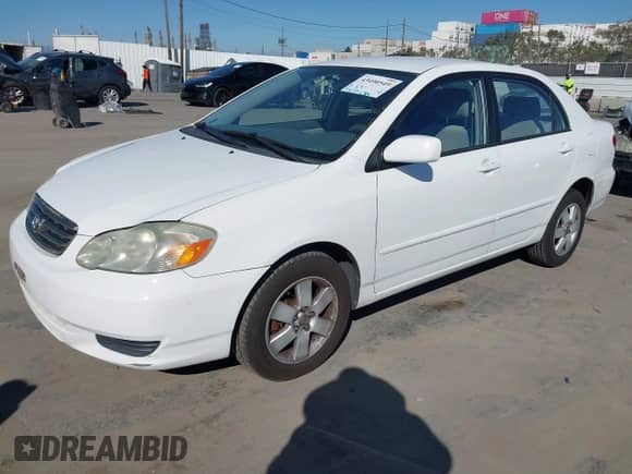 2003 Toyota Corolla CE z VIN JTDBR32E630013221, wystawiony jako IAAI lot #43490549 z przebiegiem 178 233 mil mil oraz . Historia ofert i sprzedaży dostępna na DreamBid. Obrazek 2.