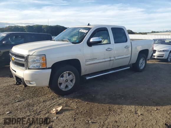2011 Chevrolet Silverado 1500 LTZ with VIN 3GCPKTE35BG157549, listed as a Copart auction lot 86774775 with 239,101 mi miles and Clean title. Bid and sale history available at DreamBid. Image 1.