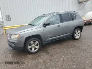 2011 Jeep Compass с VIN 1J4NF1FB3BD258974, выставлен на аукционе Copart как лот 85819335 с пробегом 156 882 миль миль и Списание • Salvage title. История ставок и продаж доступна на DreamBid. Изображение 1.