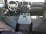 2024 Chevrolet Silverado 1500 Custom Trail Boss z VIN 3GCUDCE81RG113566, wystawiony jako Copart lot #54438685 z przebiegiem 28 275 mil mil oraz Szkoda całkowita • Salvage title. Historia ofert i sprzedaży dostępna na DreamBid. Obrazek 8.