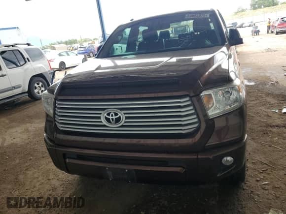2017 Toyota Tundra Platinum с VIN 5TFAW5F11HX651690, выставлен на аукционе Copart как лот 69562075 с пробегом 67 829 миль миль и Списание • Salvage title. История ставок и продаж доступна на DreamBid. Изображение 5.