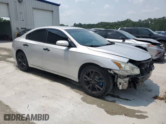 2013 Nissan Maxima S z VIN 1N4AA5AP6DC822807, wystawiony jako Copart lot #58586275 z przebiegiem 133 554 mil mil oraz Szkoda całkowita • Salvage title. Historia ofert i sprzedaży dostępna na DreamBid. Obrazek 4.