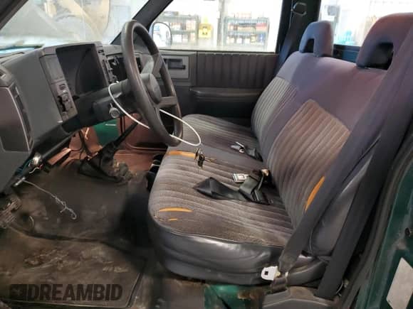 1992 Chevrolet S-10 с VIN 1GCCS14A3N8105494, выставлен на аукционе Copart как лот 54552375 с пробегом 89 342 миль миль и Чистый • Clean title. История ставок и продаж доступна на DreamBid. Изображение 7.