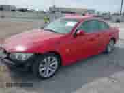 2013 BMW 3 Series 328i z VIN WBADW3C57DJ526633, wystawiony jako IAAI lot #43279188 z przebiegiem 73 781 mil mil oraz . Historia ofert i sprzedaży dostępna na DreamBid. Obrazek 2.