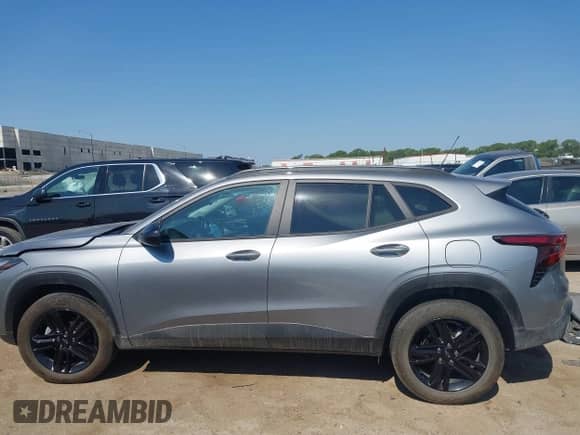 2025 Chevrolet Trax ACTIV с VIN KL77LKEP8SC066401, выставлен на аукционе IAAI как лот 42931750 с пробегом 8 713 миль миль и . История ставок и продаж доступна на DreamBid. Изображение 14.