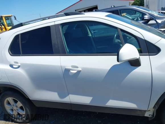 2021 Chevrolet Trax LT with VIN KL7CJLSB2MB329347, listed as a IAAI auction lot 42550666 with 89,893 mi miles and . Bid and sale history available at DreamBid. Image 13.