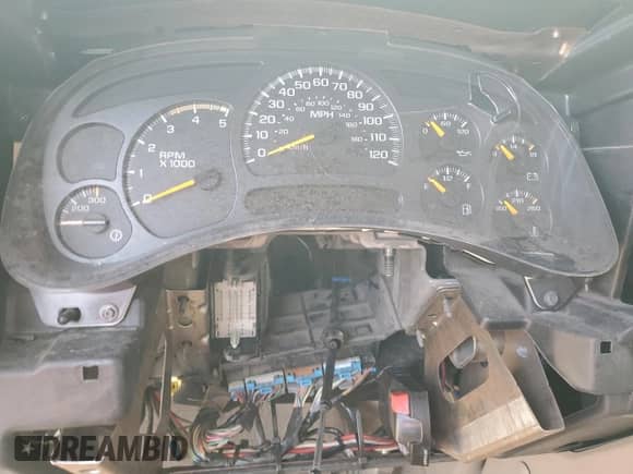 2005 Chevrolet Silverado 3500 LT с VIN 1GCJC33205F869731, выставлен на аукционе Copart как лот 87263434 с пробегом Не указан миль и Чистый • Clean title. История ставок и продаж доступна на DreamBid. Изображение 9.