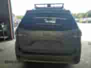 2018 Toyota Sienna SE z VIN 5TDXZ3DC9JS926552, wystawiony jako Copart lot #68366525 z przebiegiem 414 616 mil mil oraz Czysty tytuł • Clean title. Historia ofert i sprzedaży dostępna na DreamBid. Obrazek 6.