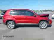 2016 Volkswagen Tiguan S z VIN WVGAV7AX1GW043758, wystawiony jako IAAI lot #43367245 z przebiegiem 110 254 mil mil oraz . Historia ofert i sprzedaży dostępna na DreamBid. Obrazek 13.