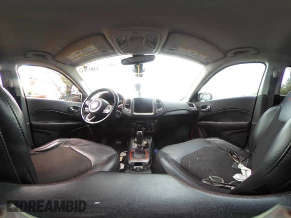 2020 Jeep Compass Trailhawk с VIN 3C4NJDDB0LT189441, выставлен на аукционе IAAI как лот 42837133 с пробегом 68 114 миль миль и . История ставок и продаж доступна на DreamBid. Изображение 19.