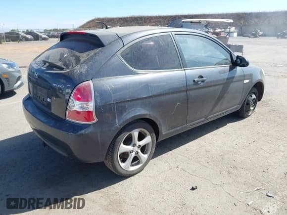 2007 Hyundai Accent SE z VIN KMHCN36C57U050943, wystawiony jako IAAI lot #42795559 z przebiegiem 180 592 mil mil oraz . Historia ofert i sprzedaży dostępna na DreamBid. Obrazek 4.