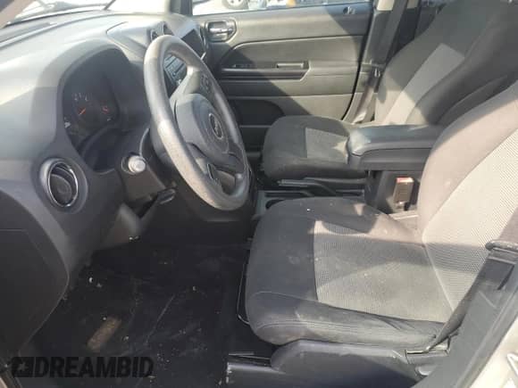 2011 Jeep Compass с VIN 1J4NT1FA9BD155431, выставлен на аукционе Copart как лот 66507495 с пробегом Не указан миль и Чистый • Clean title. История ставок и продаж доступна на DreamBid. Изображение 7.