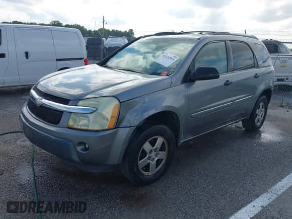 2005 Chevrolet Equinox LS z VIN 2CNDL13F856153010, wystawiony jako IAAI lot #43132994 z przebiegiem Nie podano mil oraz . Historia ofert i sprzedaży dostępna na DreamBid. Obrazek 2.