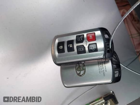 2013 Toyota Sienna XLE AAS with VIN 5TDYK3DCXDS312672, listed as a IAAI auction lot 41521263 with 183,707 mi miles and . Bid and sale history available at DreamBid. Image 11.