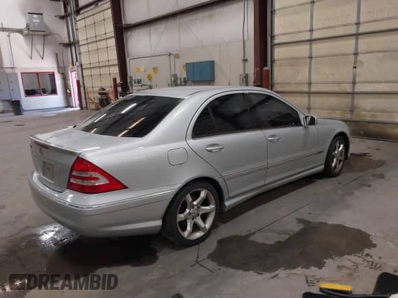 2007 Mercedes-Benz C 230 Sport with VIN WDBRF52H67F859122, listed as a IAAI auction lot 42916389 with 157,115 mi miles and . Bid and sale history available at DreamBid. Image 4.