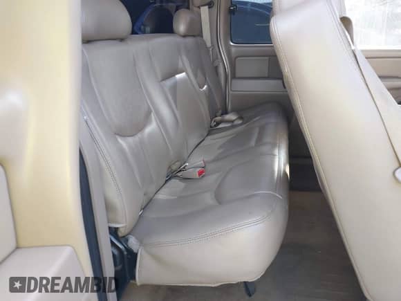 2005 GMC Sierra 1500 SLE with VIN 1GTEK19B55E295665, listed as a IAAI auction lot 43129917 with 297,675 mi miles and . Bid and sale history available at DreamBid. Image 8.