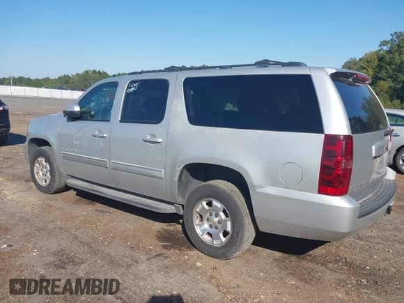 2011 Chevrolet Suburban LS с VIN 1GNSCHE07BR333292, выставлен на аукционе IAAI как лот 43451403 с пробегом 196 552 миль миль и . История ставок и продаж доступна на DreamBid. Изображение 3.