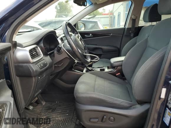 2019 Kia Sorento LX with VIN 5XYPG4A31KG532560, listed as a Copart auction lot 86262465 with 142,091 mi miles and Clean title. Bid and sale history available at DreamBid. Image 7.