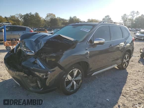 2021 Subaru Forester Touring z VIN JF2SKAXC8MH528967, wystawiony jako Copart lot #86191135 z przebiegiem 72 429 mil mil oraz Szkoda całkowita • Salvage title. Historia ofert i sprzedaży dostępna na DreamBid. Obrazek 1.